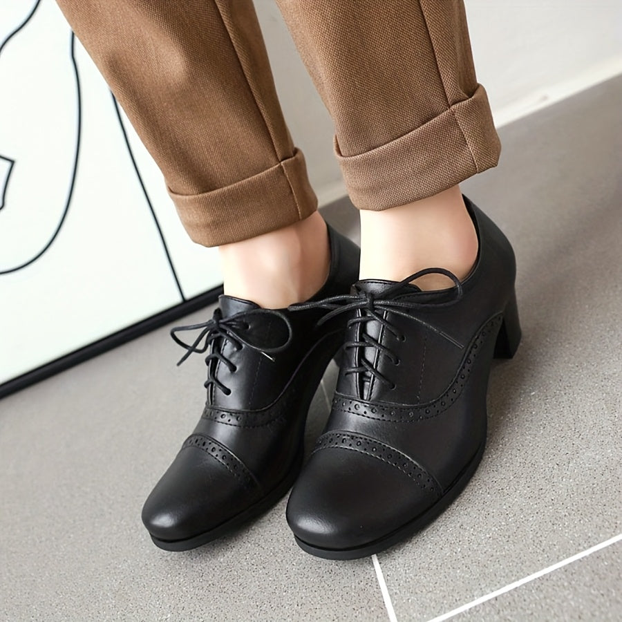 Vintage Brown Wingtip Oxfords for Women Lace-Up Style