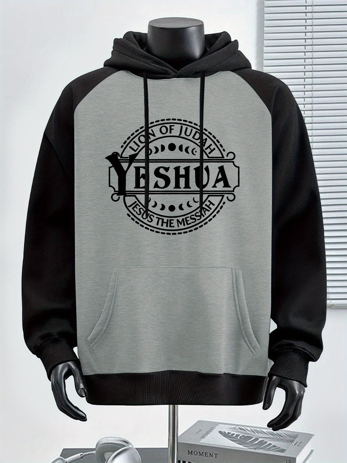 Lion Print Hoodie Sweatshirt With Yeshua Graphic Regular Fit