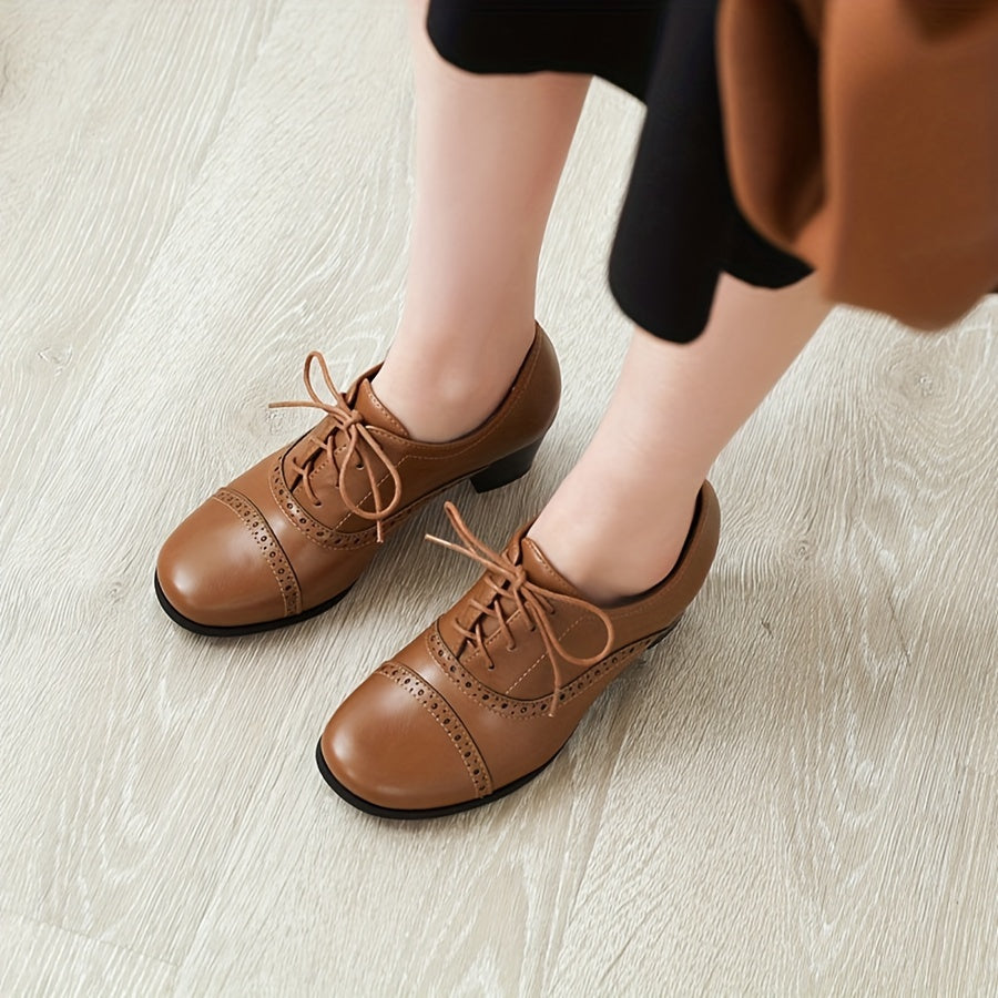 Vintage Brown Wingtip Oxfords for Women Lace-Up Style